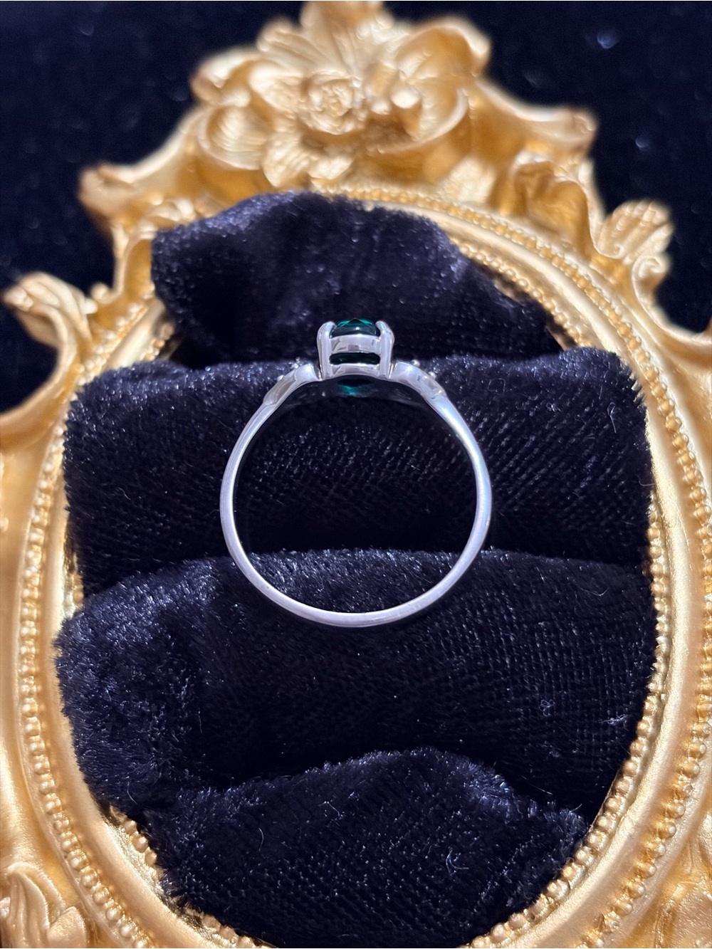 Emerald Green Oval Gemstone Ring in Sterling Silver - Picture 2 of 3